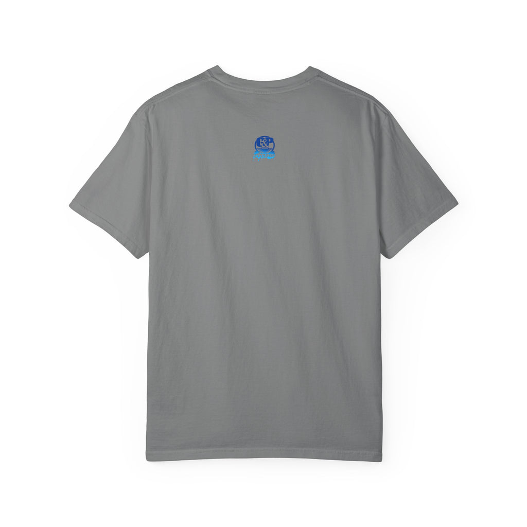 A La orden Genie T‑Shirt — Whimsical Blue Genie Brewing Espresso